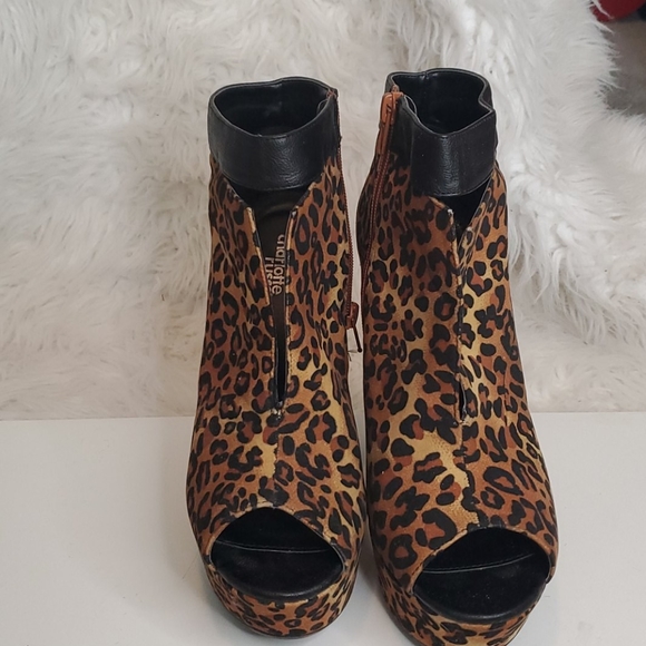 Wedges - Picture 1 of 6